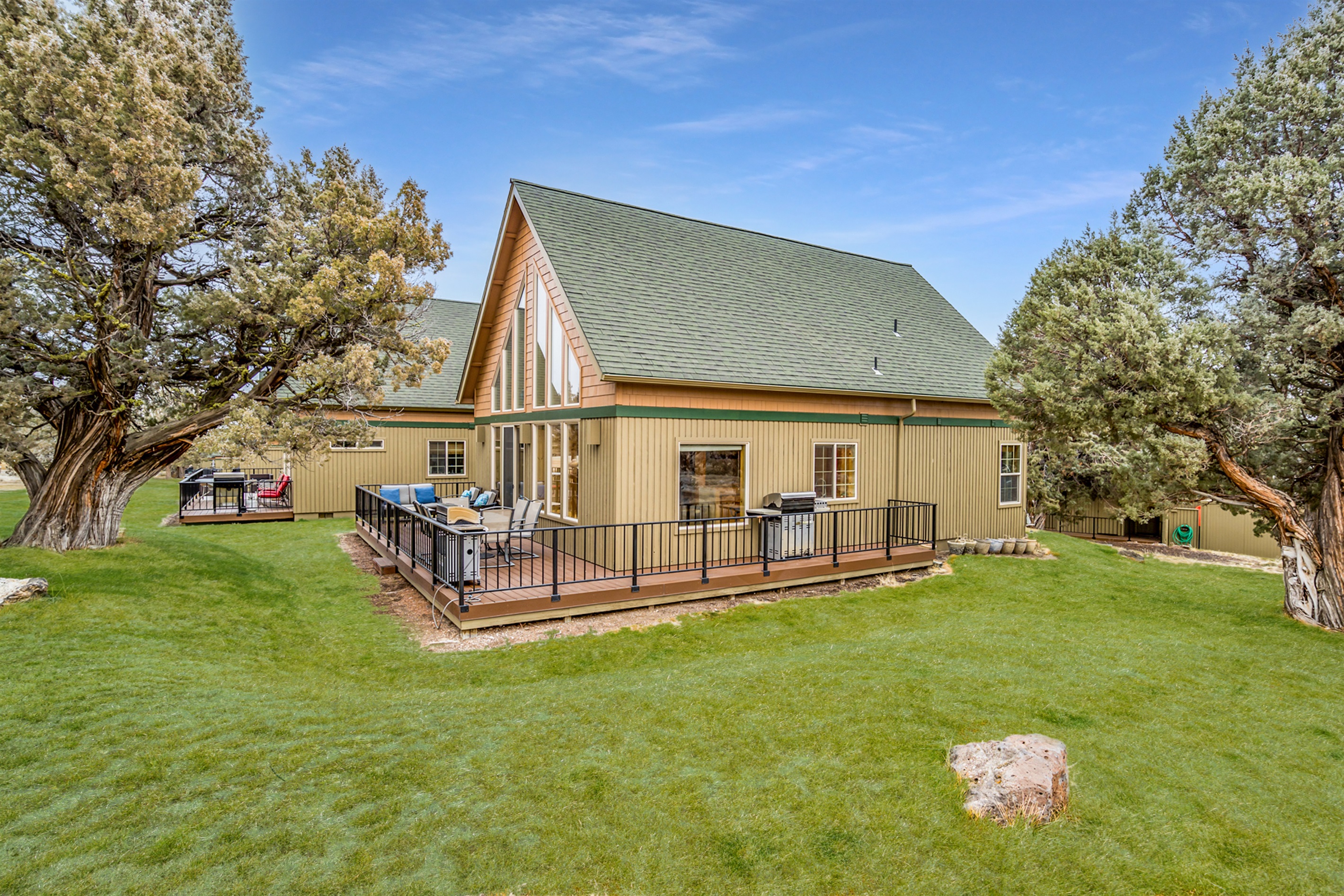 Plenty of yard for playing outdoor games