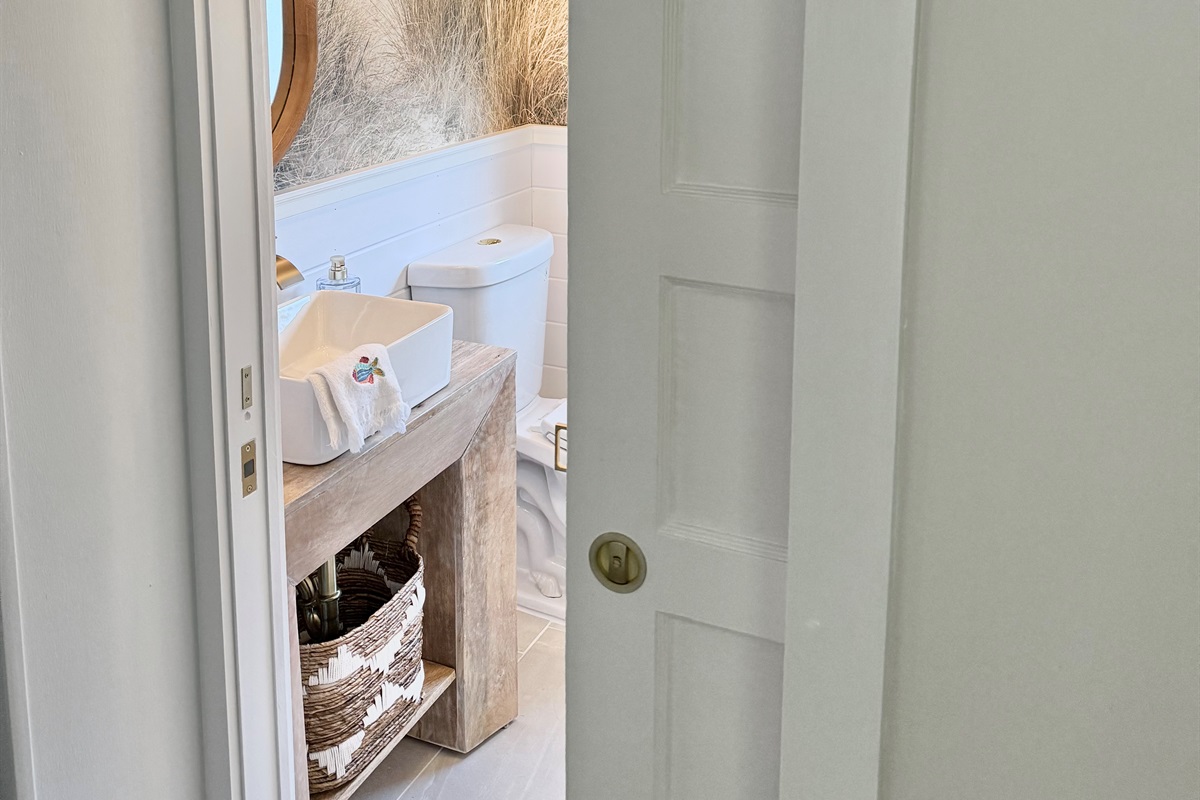 1st Floor Front Bath