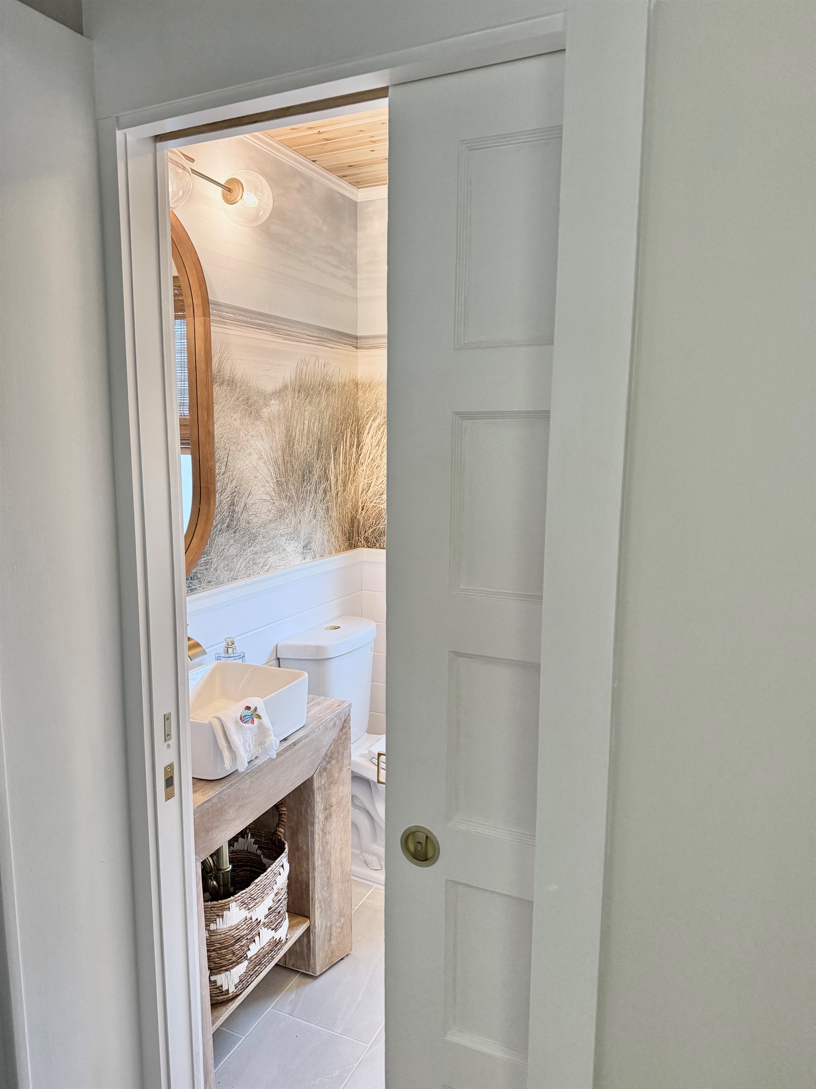 1st Floor Front Bath