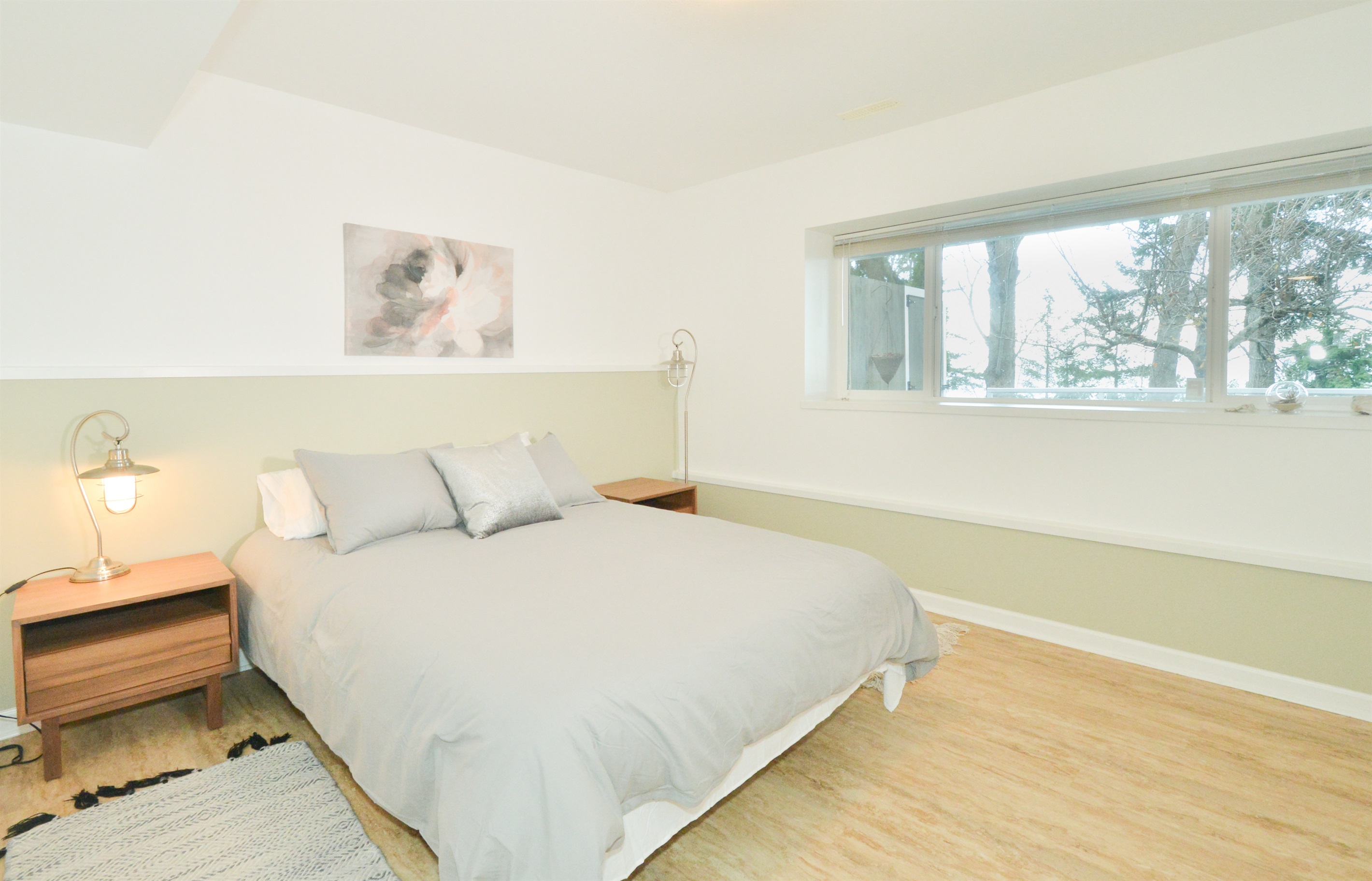 Queen bedroom 1 – bright and private