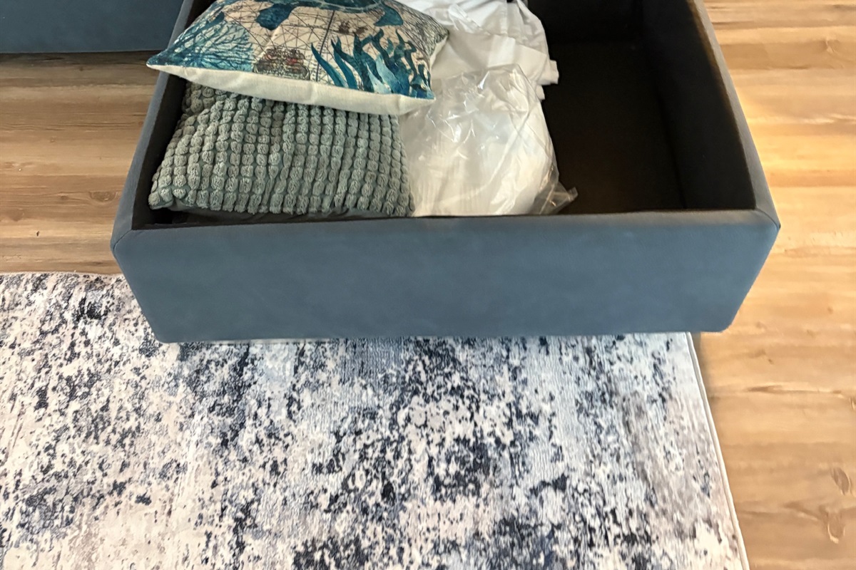 Extra pillows & blankets for cool evenings