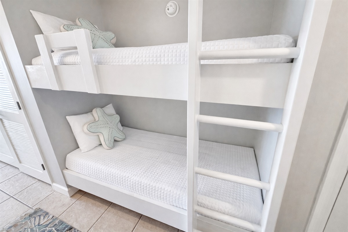 Twin bunks in hallway