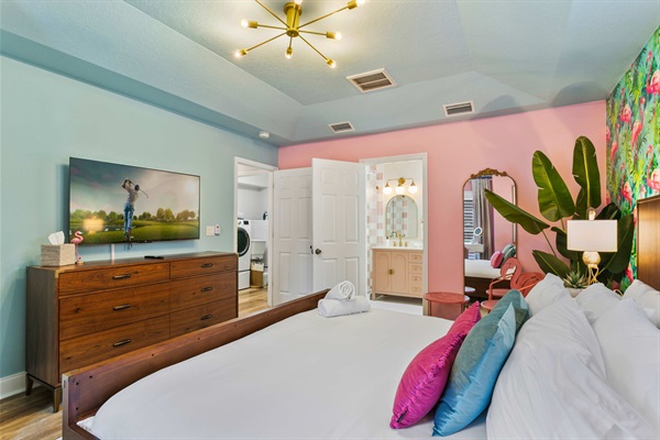 King bed and home office with ensuite bathroom.