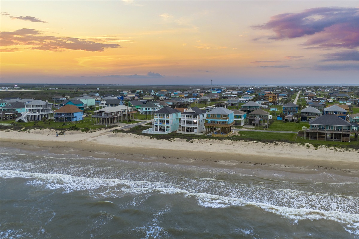 35cc0359b380472b8fabeed49149c337 Large | Beachhouse | Texas | TX | Vacation Homes | Galveston | Crystal Beach | Kokomo | Breezy Days | Beachfront Elegance | Sunrise Serenity | Southern Sands Property Management, LLC