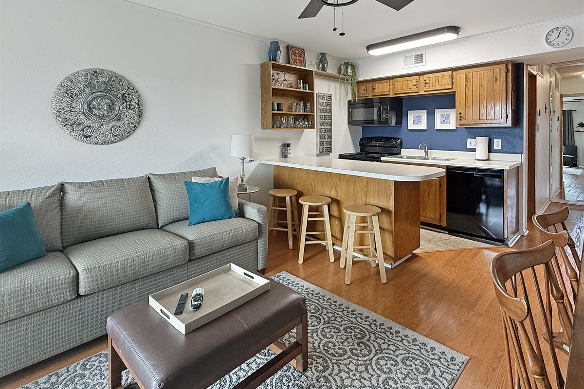 Living/Dining Area