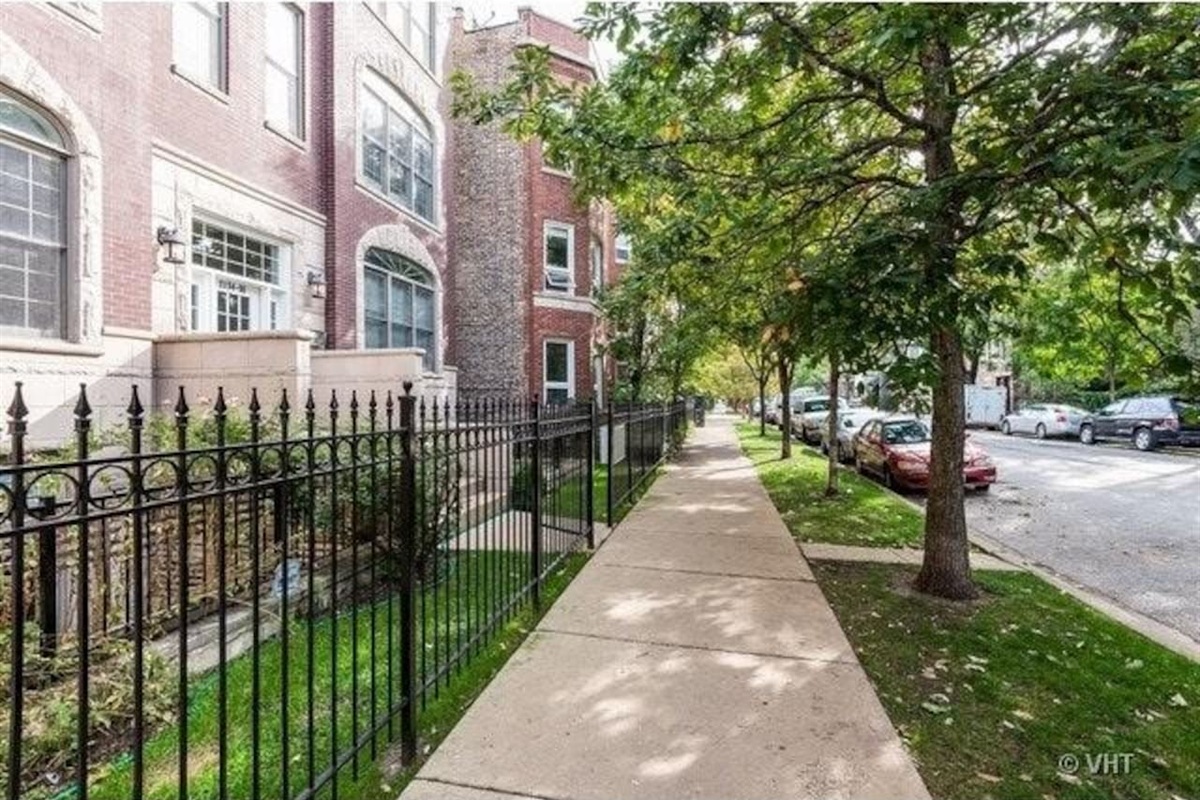 Quite residential street with easy access to restaurant and downtown