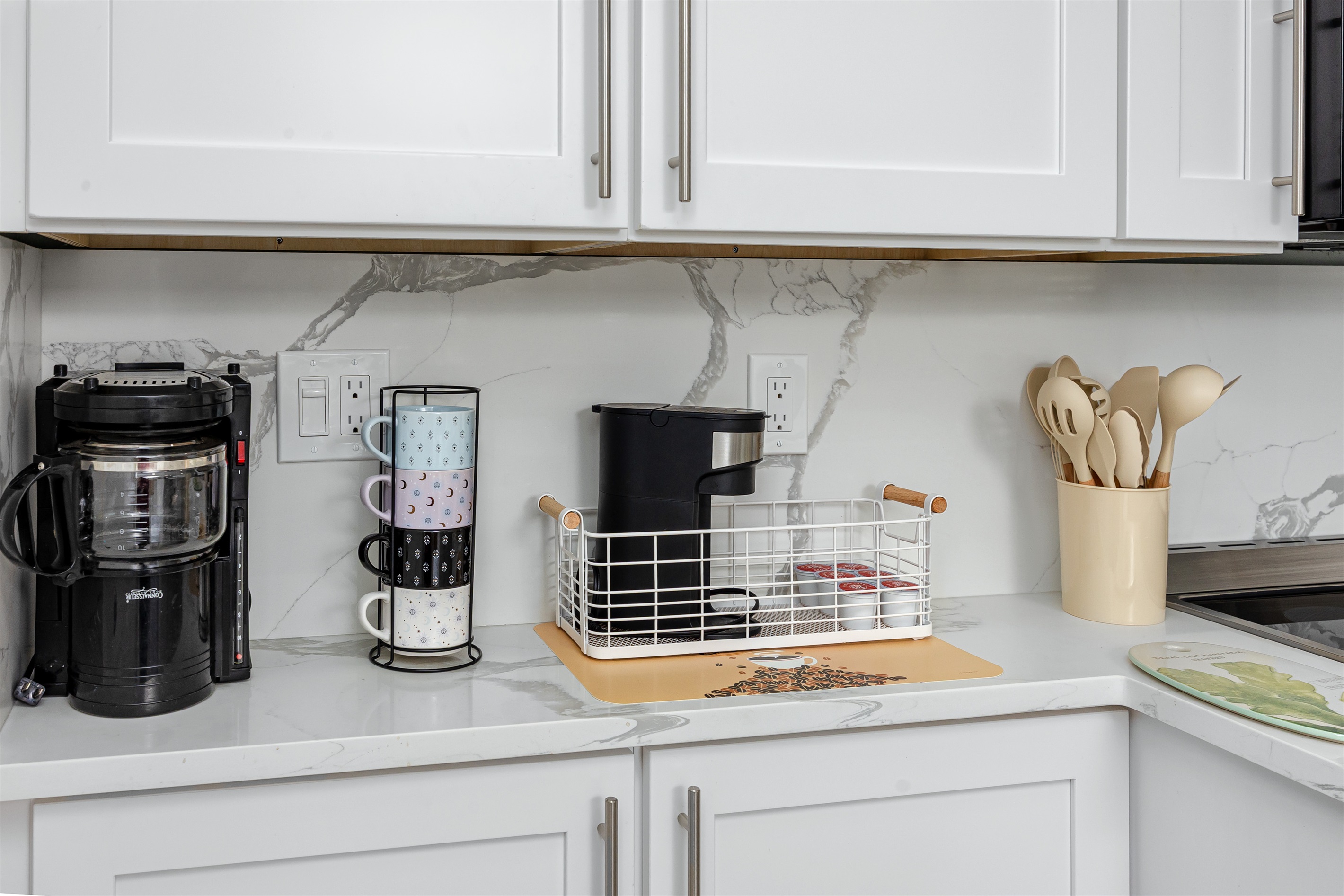 Coffee Makers & Mugs