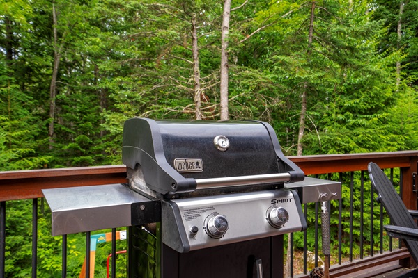 Cook out on the deck and enjoy meals with fresh air