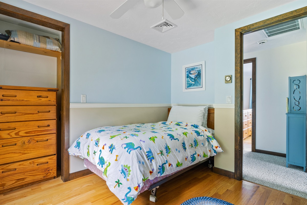 Kids Bedroom - Twin Bed