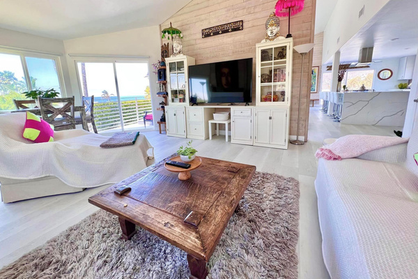 TV/Family room 2