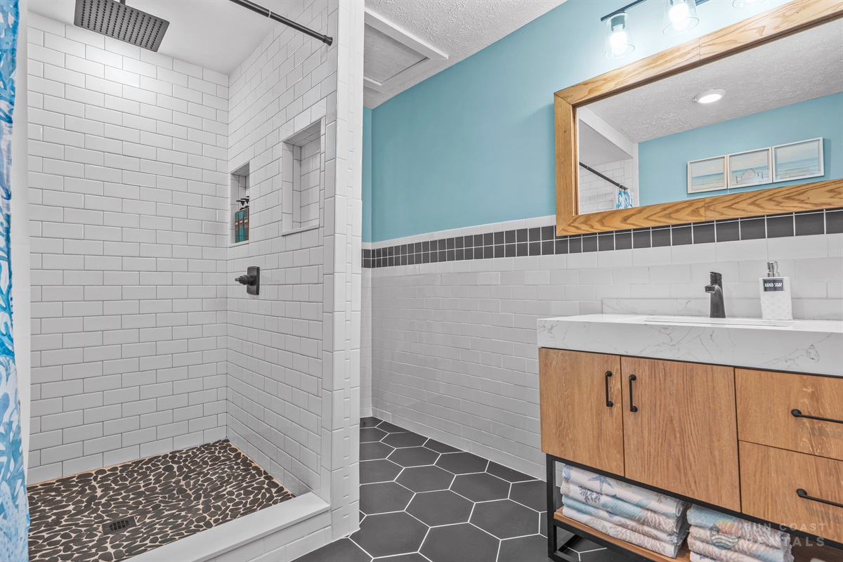 Newly renovated Full Master Bathroom