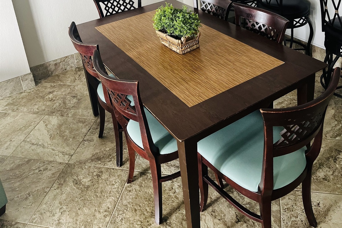 Seating for 9 with the barstools