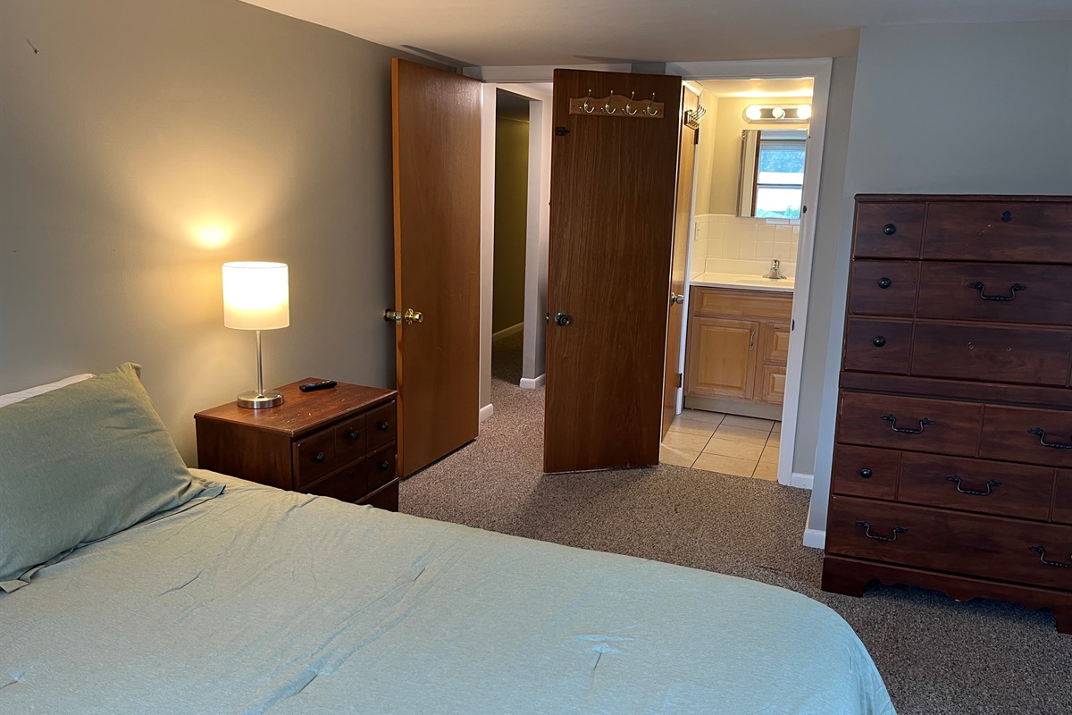 Queen #4 with ensuite bath