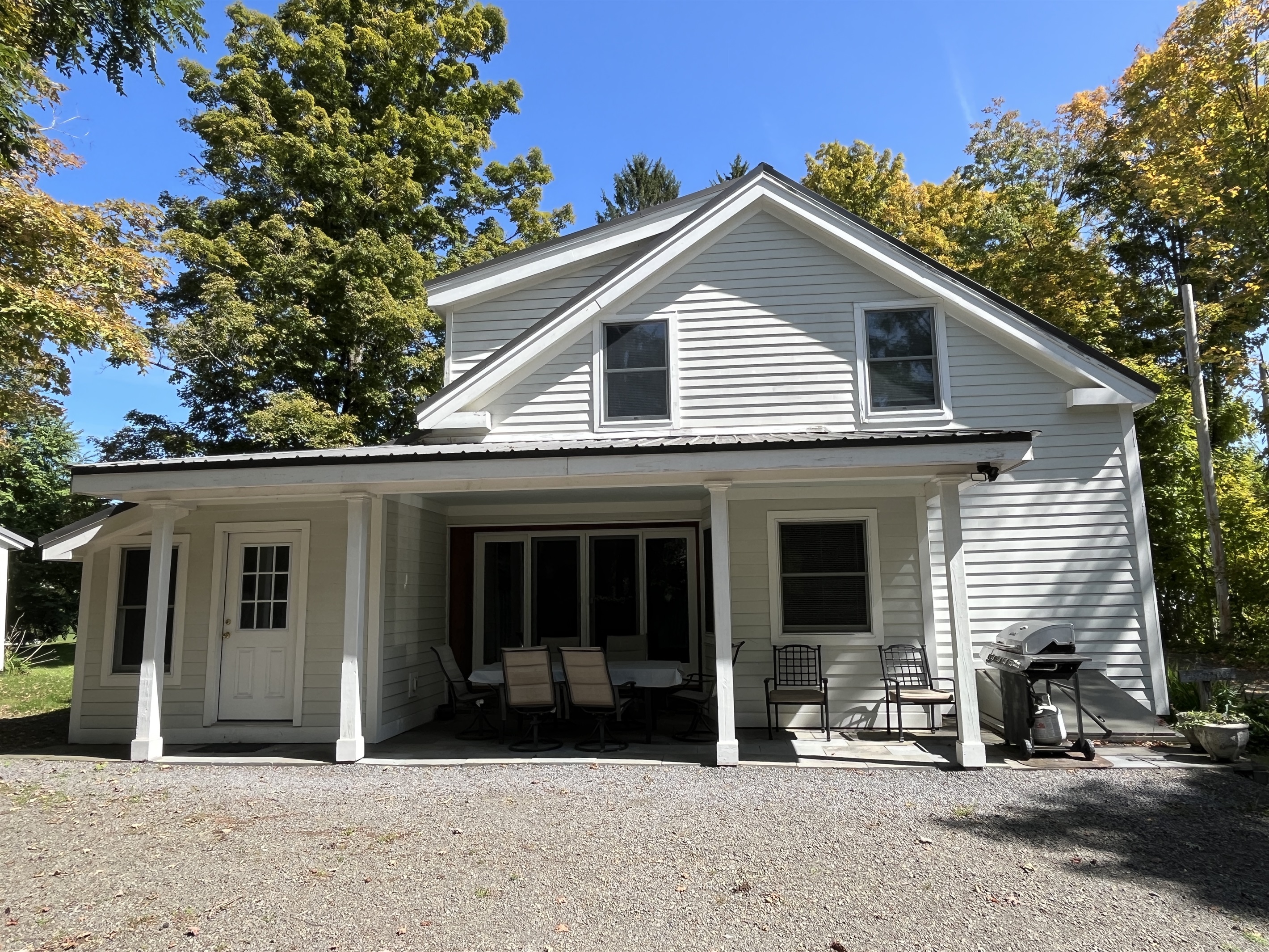 1825 Cottage covered porch