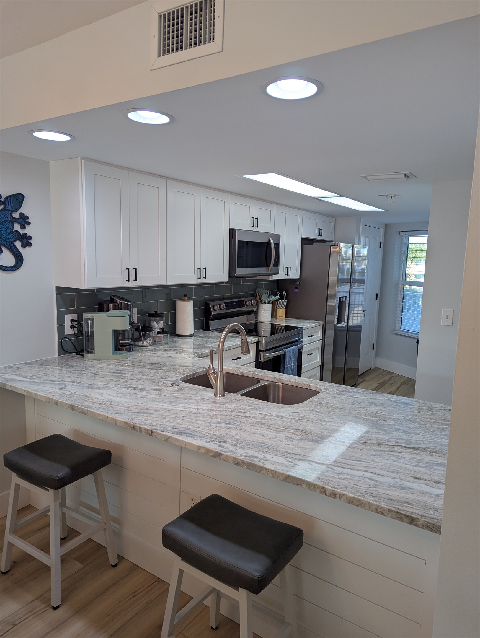 Breakfast bar seating