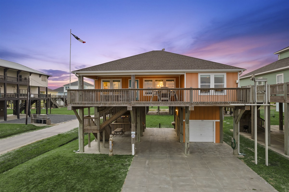 362c1c07c01141dcb232f9b591e29ac0 Large | Beachhouse | Texas | TX | Vacation Homes | Galveston | Crystal Beach | Kokomo | Breezy Days | Beachfront Elegance | Sunrise Serenity | Southern Sands Property Management, LLC