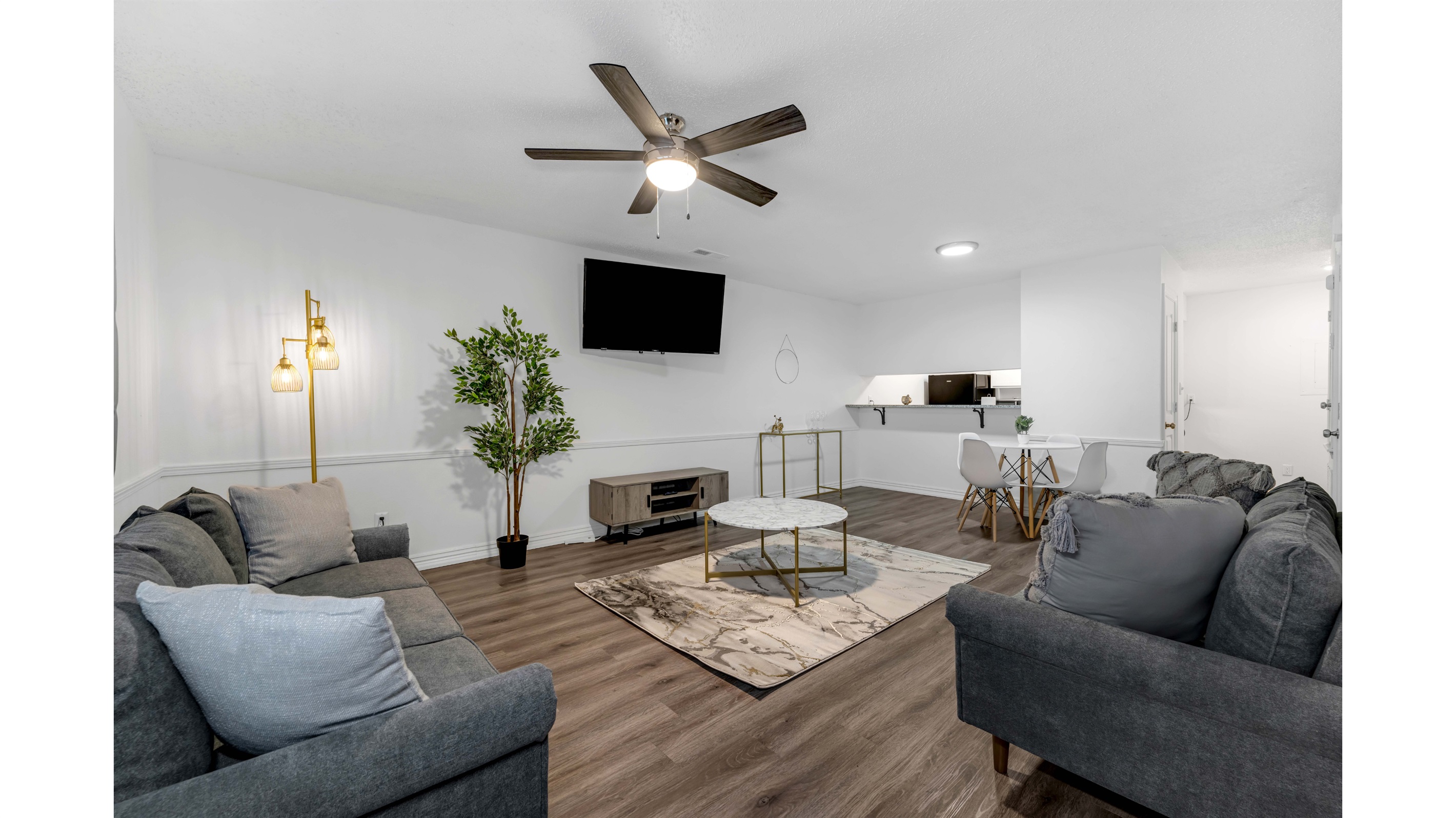 Private Escape With Full Kitchen And Wi-fi - Cozy Stylish Retreat - Bentonville