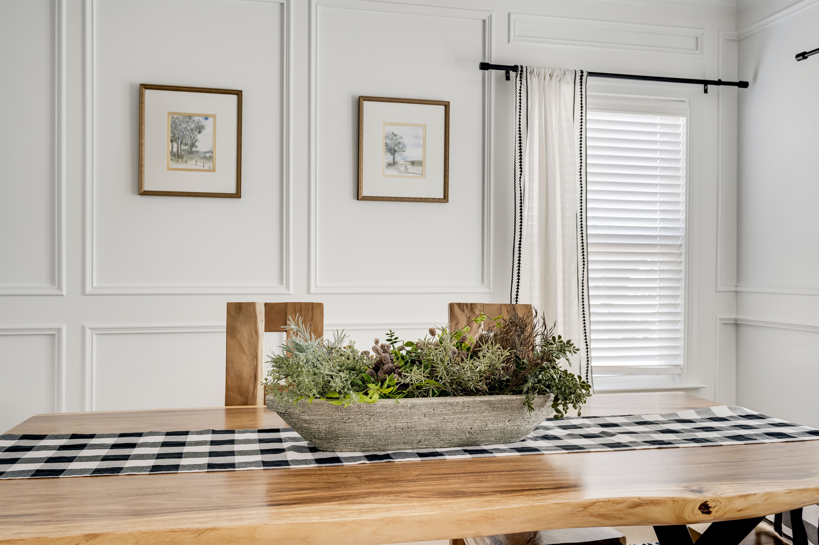 Fine dining starts with the perfect setting.