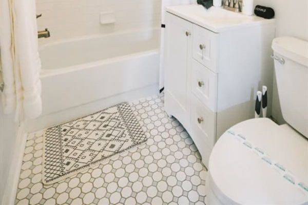 I appreciated the small touches, like the fresh linens and the clean, organized space that showed Great's attention to detail. - Cesar, 5 Star Review