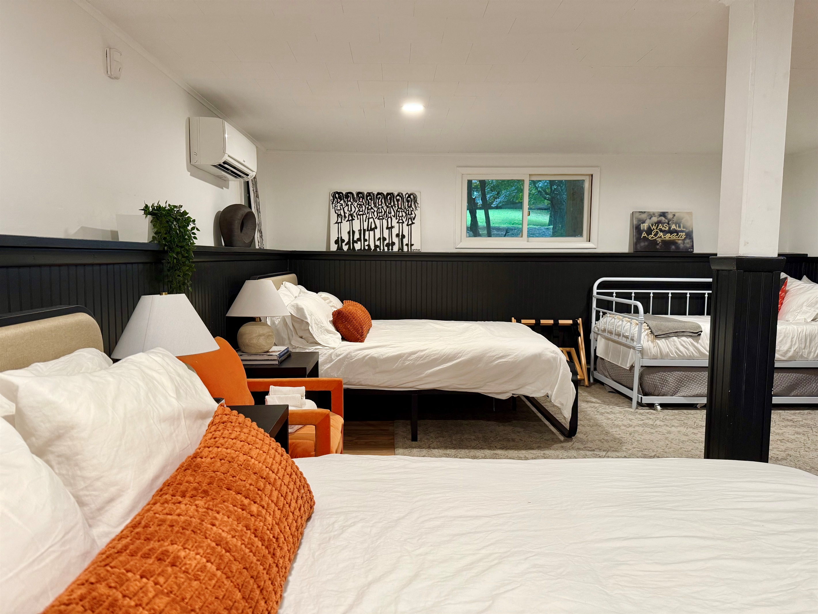 Two queen bedroom with ensuite bathroom on the lower level