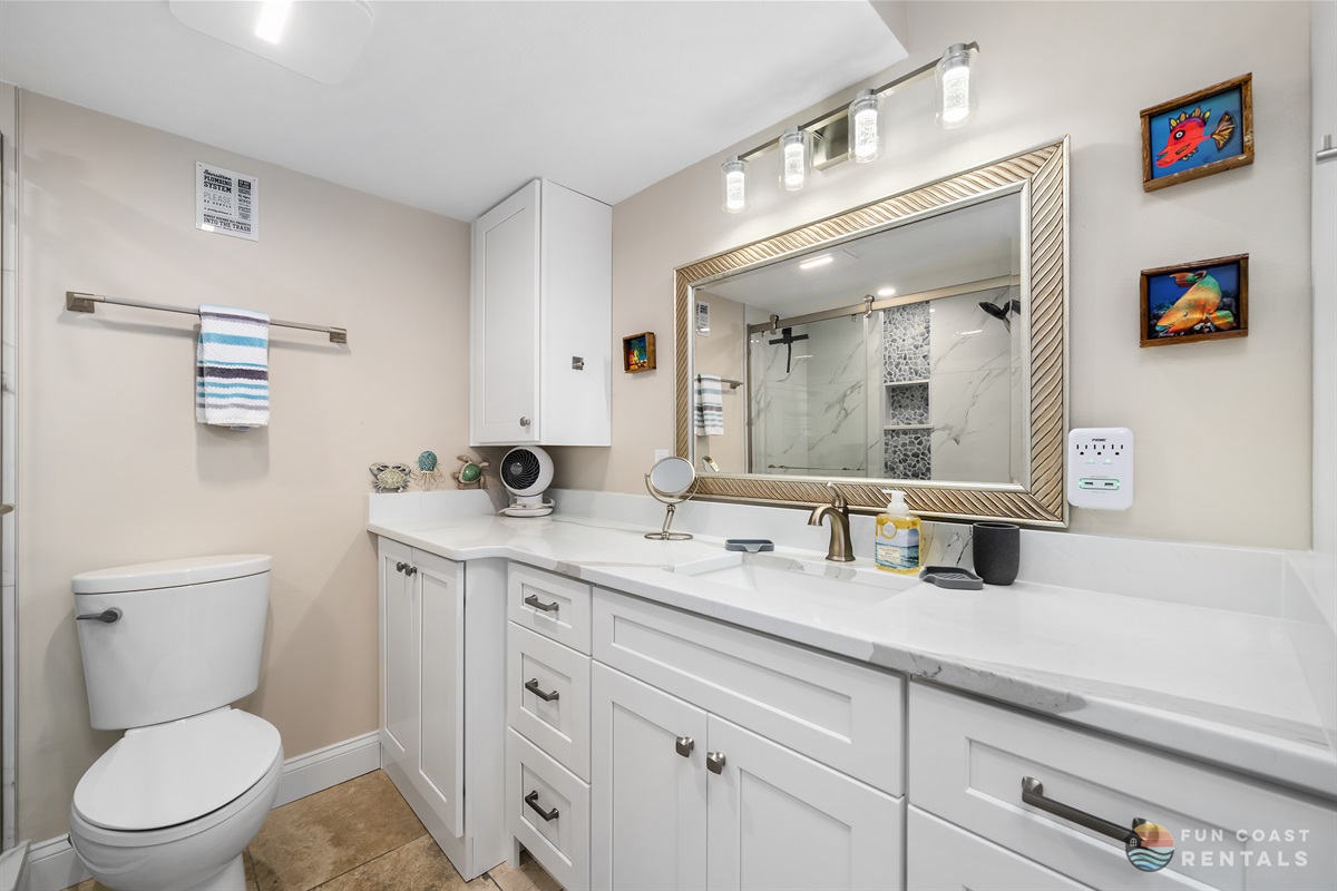 Newly Renovated Full Bathroom