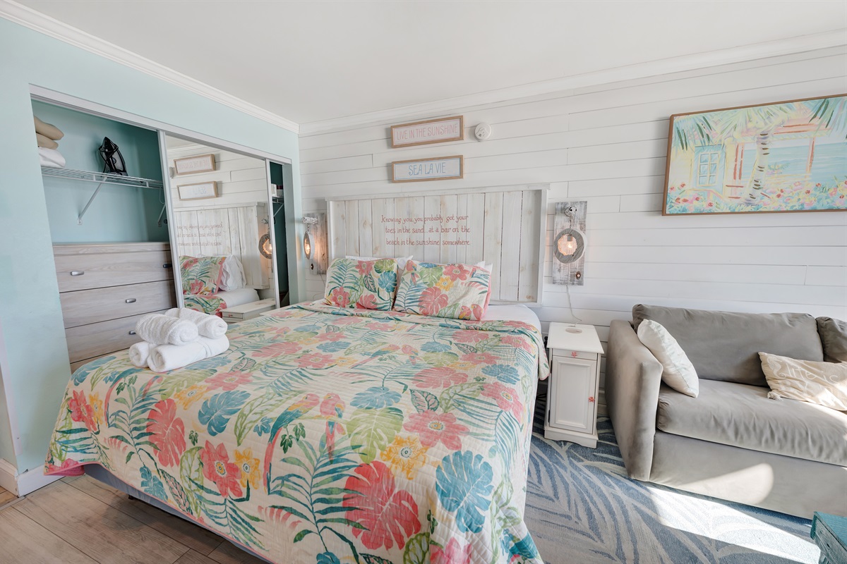 Stunning Bedroom Beautifully Decorated with Amazing Views 💫✨