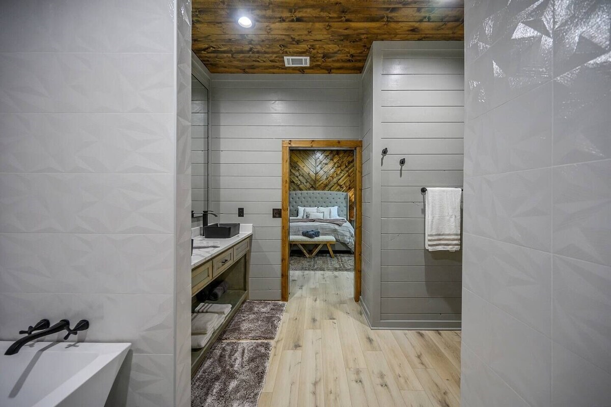 Double vanities and private bathoom