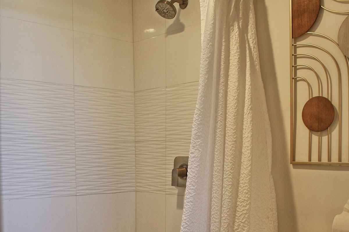 shower in upstairs bathroom