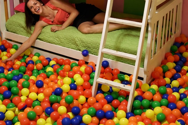Bunk bed ball pit