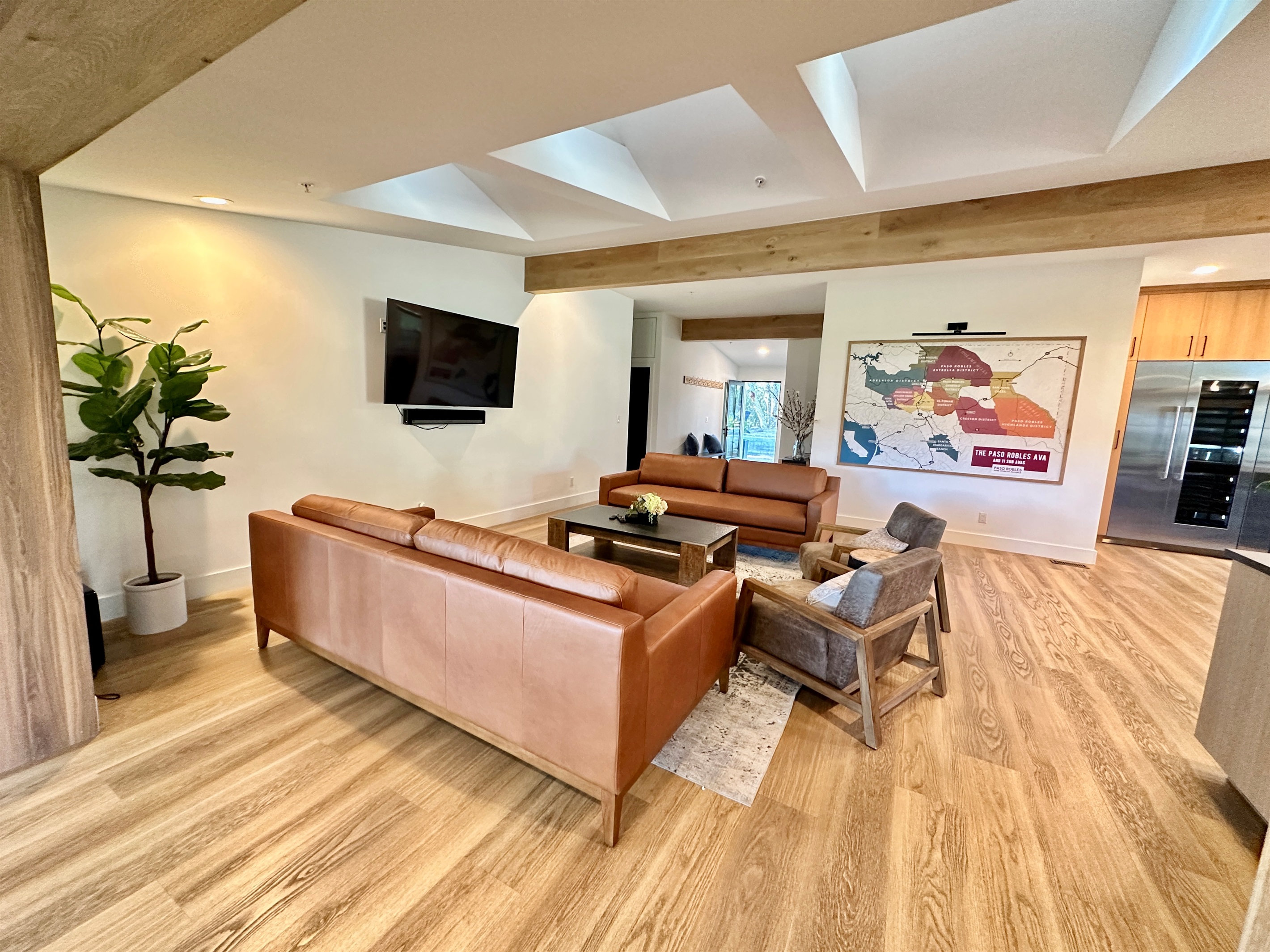 This airy lounge anchors your stay, featuring a custom wine-map installation to inspire your next Paso Robles adventure.