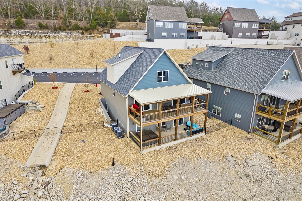 Rear view of Lakin' it Easy.