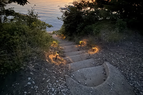 Walk to lake involves crossing main rd and walking down these steps
