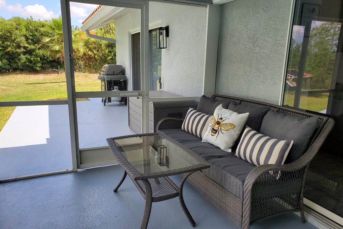Lanai seating and BBQ for guest use