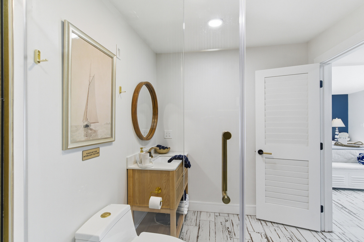 So much space in this ensuite bathroom.
