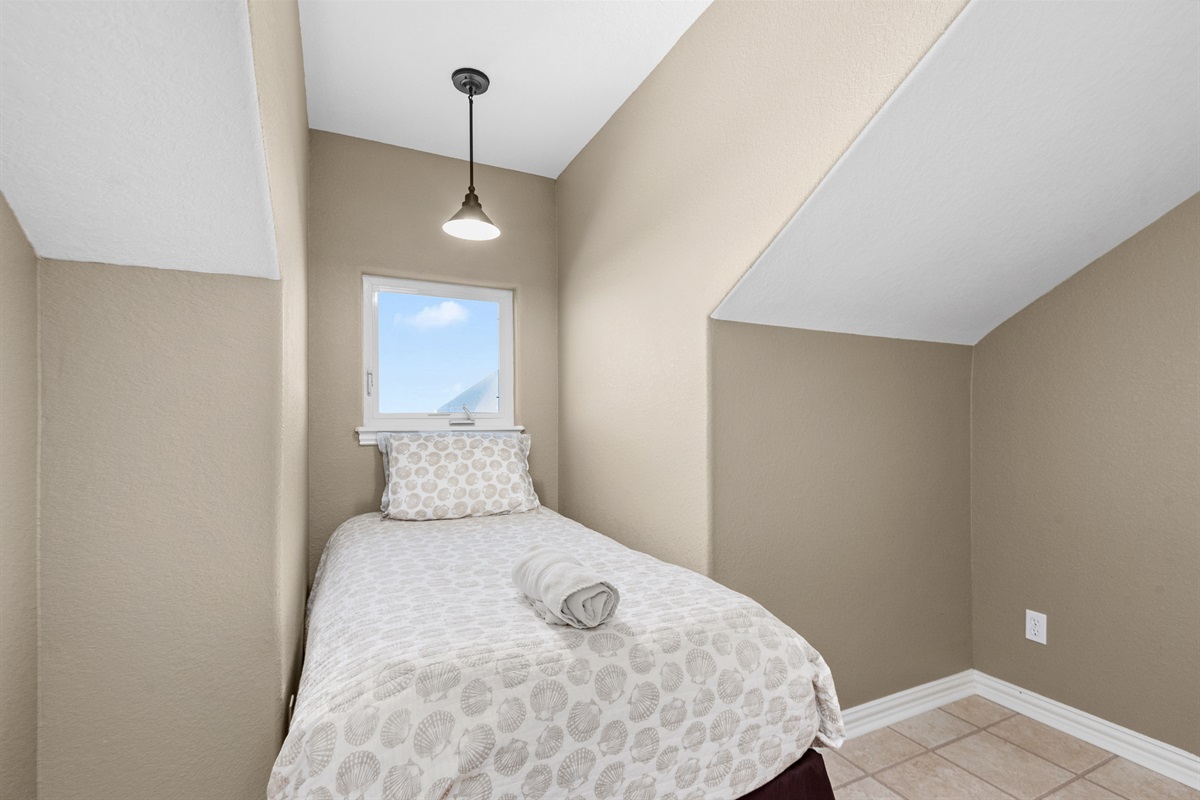 368f0237c9504edd82d7c5dec051af51 Large | Beachhouse | Texas | TX | Vacation Homes | Galveston | Crystal Beach | Kokomo | Breezy Days | Beachfront Elegance | Sunrise Serenity | Southern Sands Property Management, LLC
