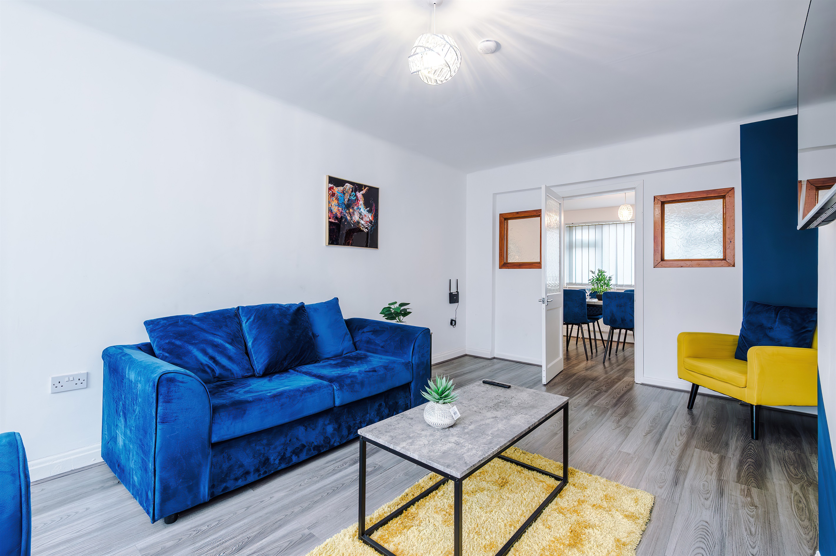 The spacious, modern & airy lounge benefits from modern decor and smart TV with streaming services and fast free WiFi throughout 