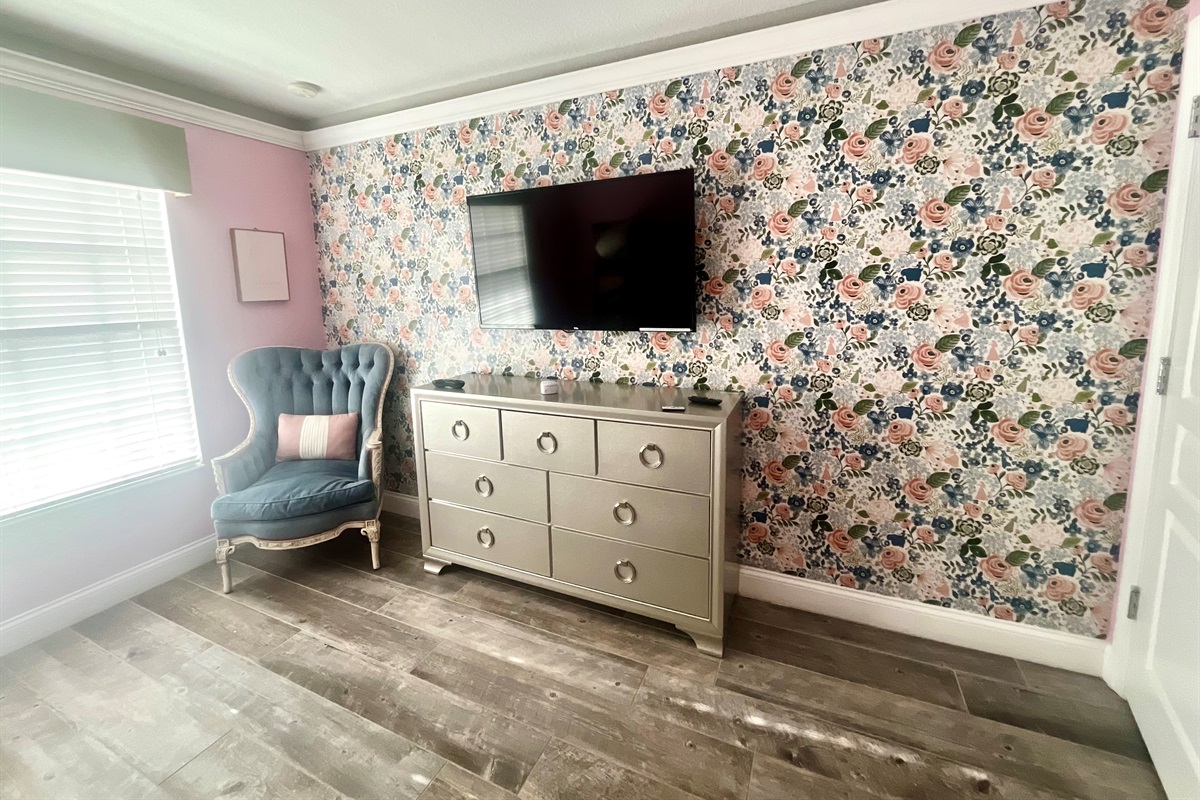Royal Princess Bedroom( can you find all the hidden princesses)