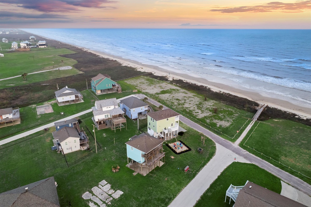 36be6d01fddc4f48a8b8ec79cadd82c1 Large | Beachhouse | Texas | TX | Vacation Homes | Galveston | Crystal Beach | Kokomo | Breezy Days | Beachfront Elegance | Sunrise Serenity | Southern Sands Property Management, LLC
