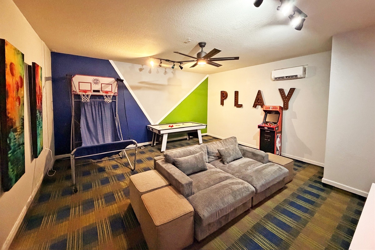 Welcome To Florida Emerald ONE!  Fun Game Room