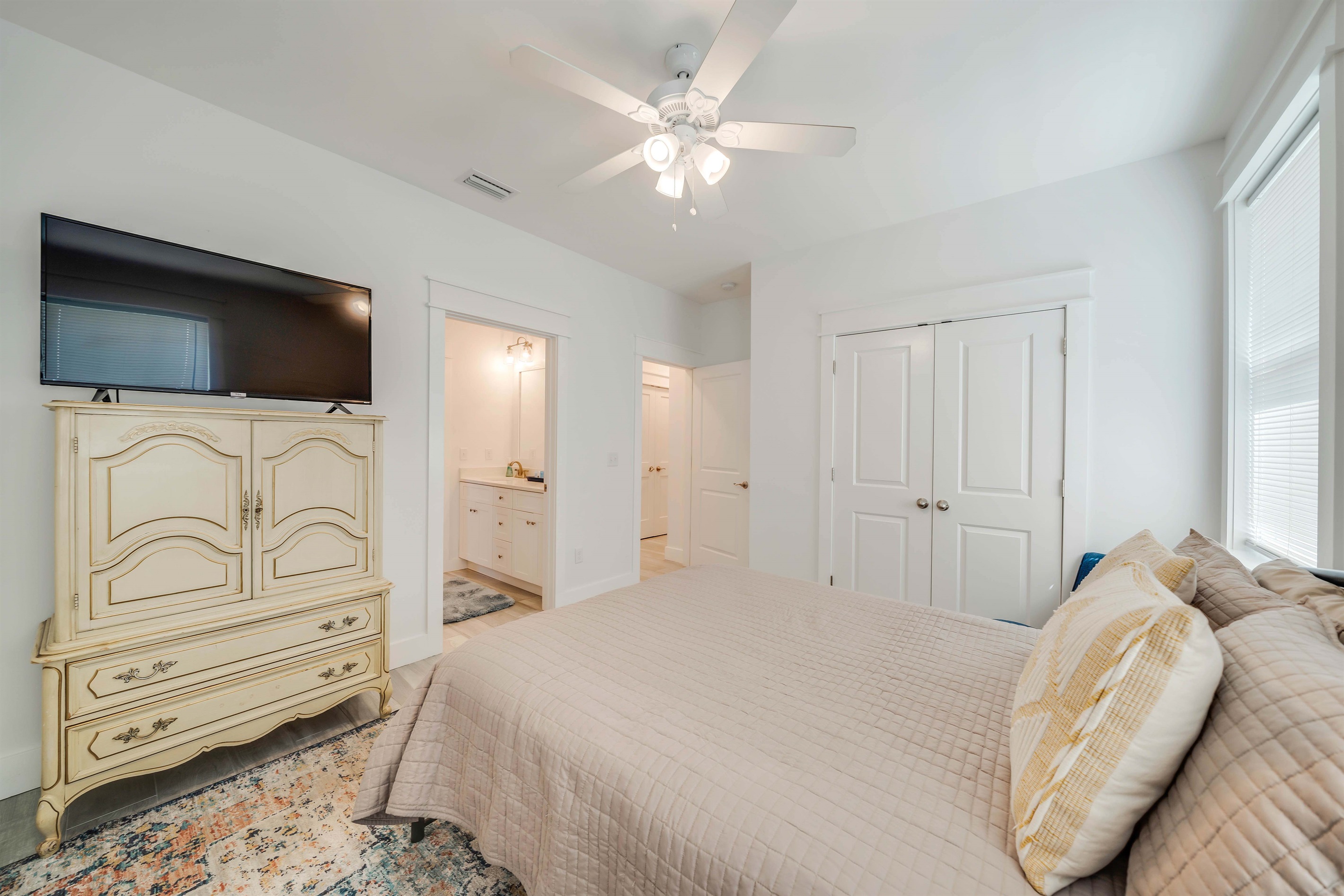 Wake up refreshed on a supportive mattress in this bright space. The cool tile floors feel great on warm afternoons.