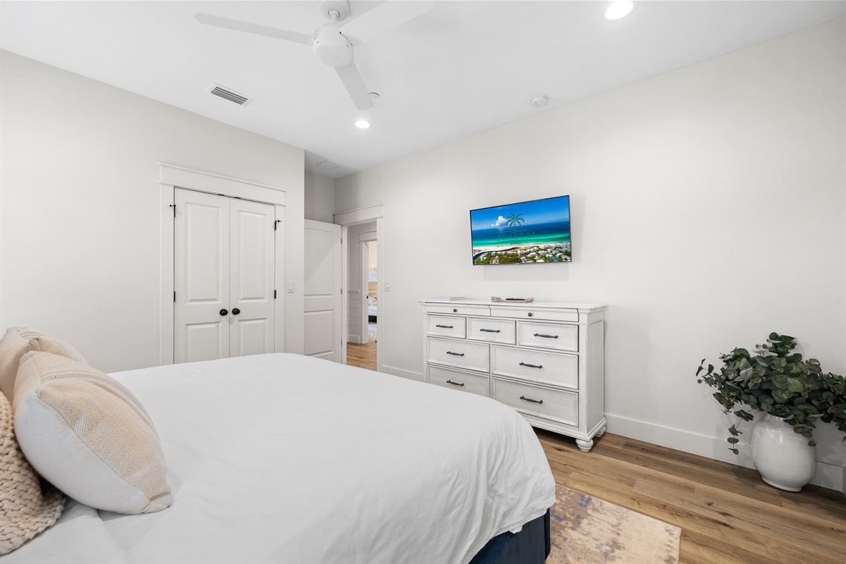 2nd Floor Bedroom 5 has smart tv and ensuite bathroom