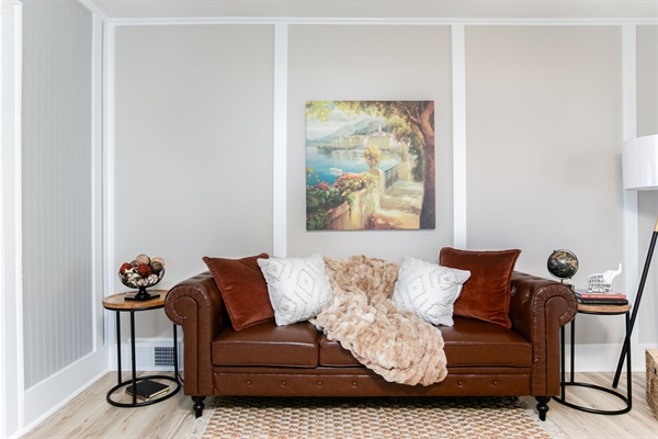 South Bend Serenity: Mid-Century 3BR 5min to ND, photo 5