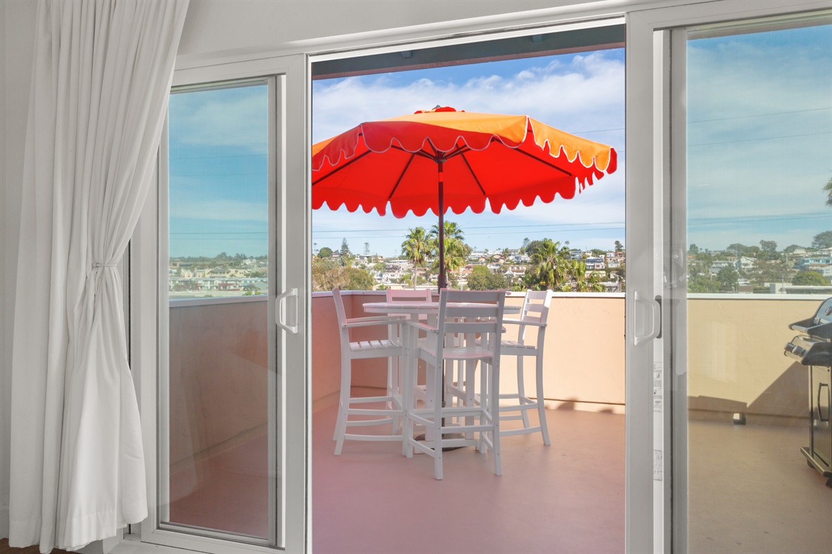 Outdoor dining on the East deck
