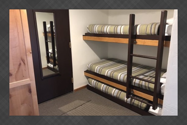 bedroom: Twin bunkbeds, 1 twin bed. (3 twin beds total)