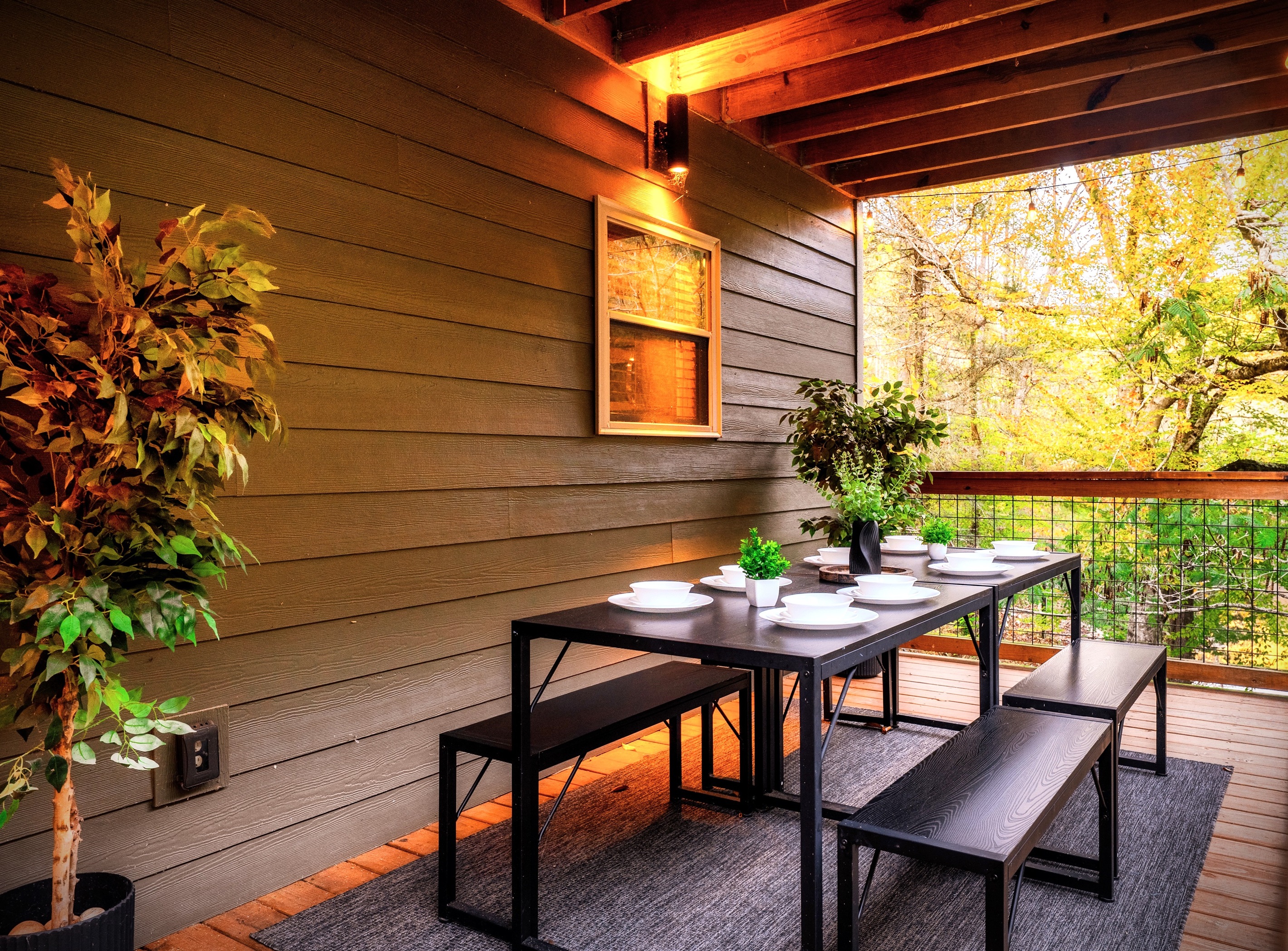 Breakfast, lunch, or dinner tastes better when enjoyed outdoors beside the calm, flowing river.