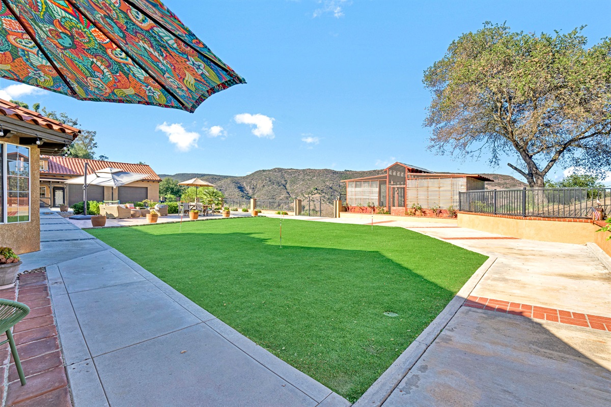 4 hole putting green