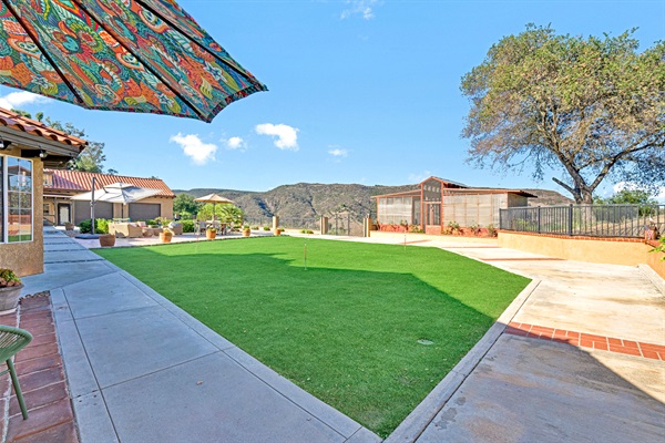 4 hole putting green