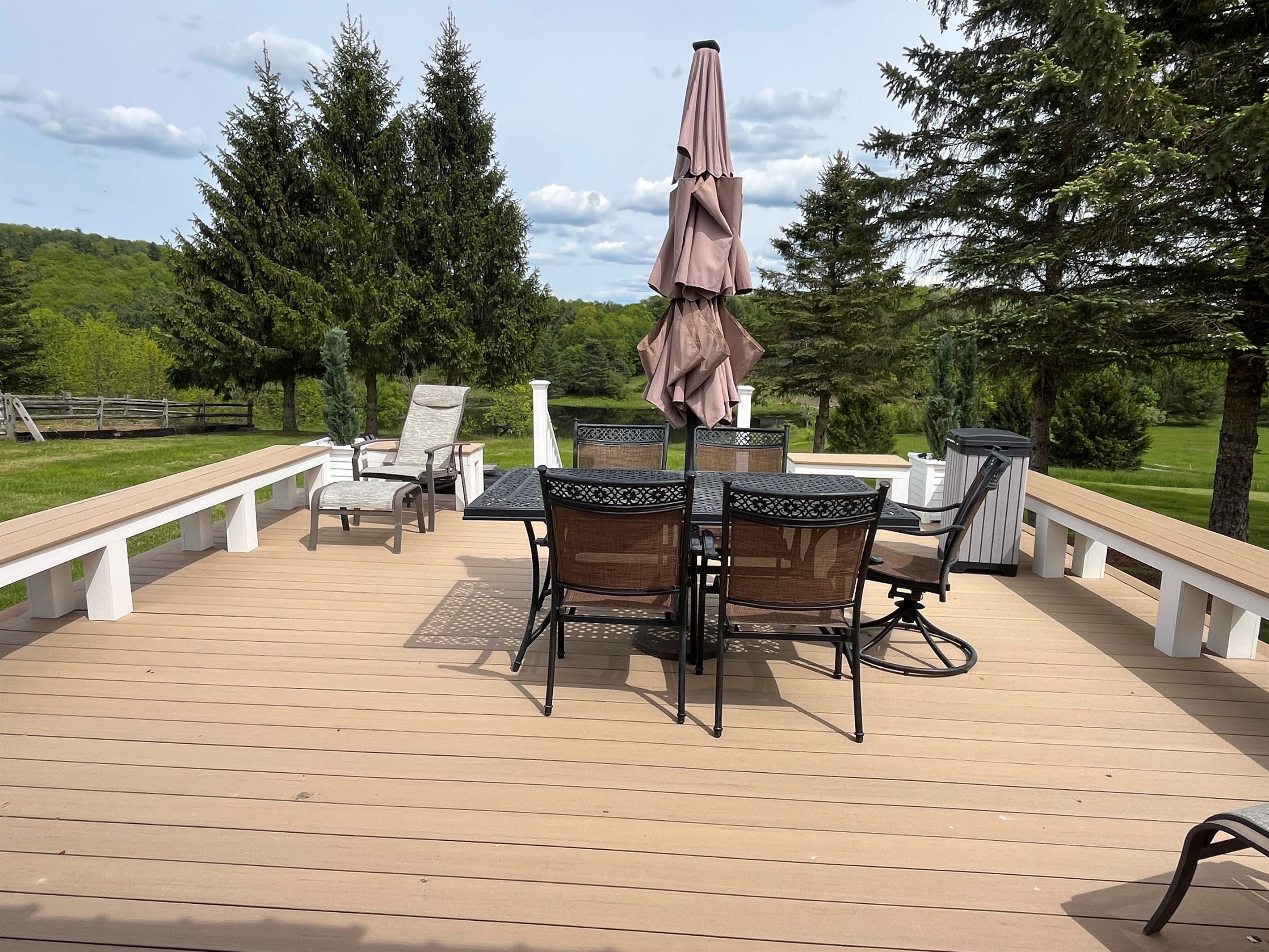 NEW rear deck and dining area