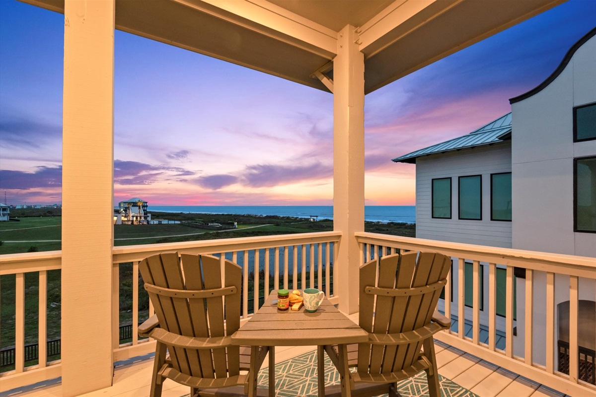 373af03980a446579fe06e0d3a7193dc Large | Beachhouse | Texas | TX | Vacation Homes | Galveston | Crystal Beach | Kokomo | Breezy Days | Beachfront Elegance | Sunrise Serenity | Southern Sands Property Management, LLC