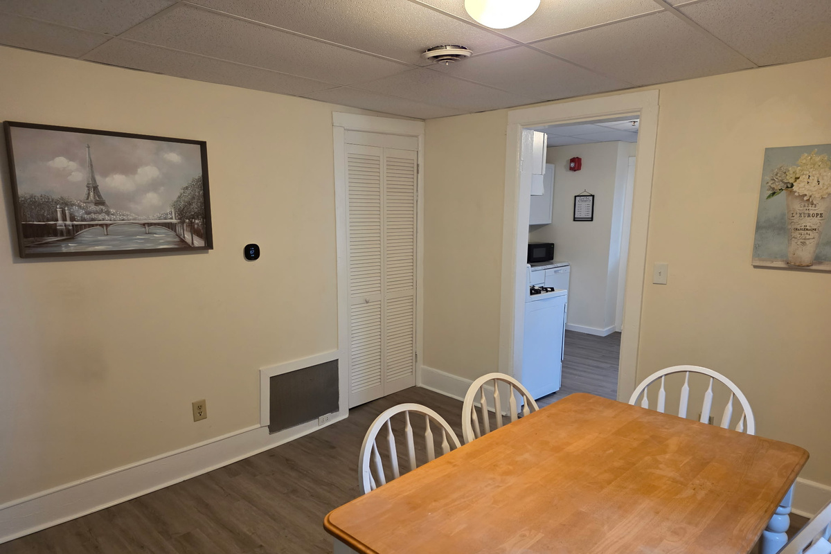 Dining room - between kitchen and living room